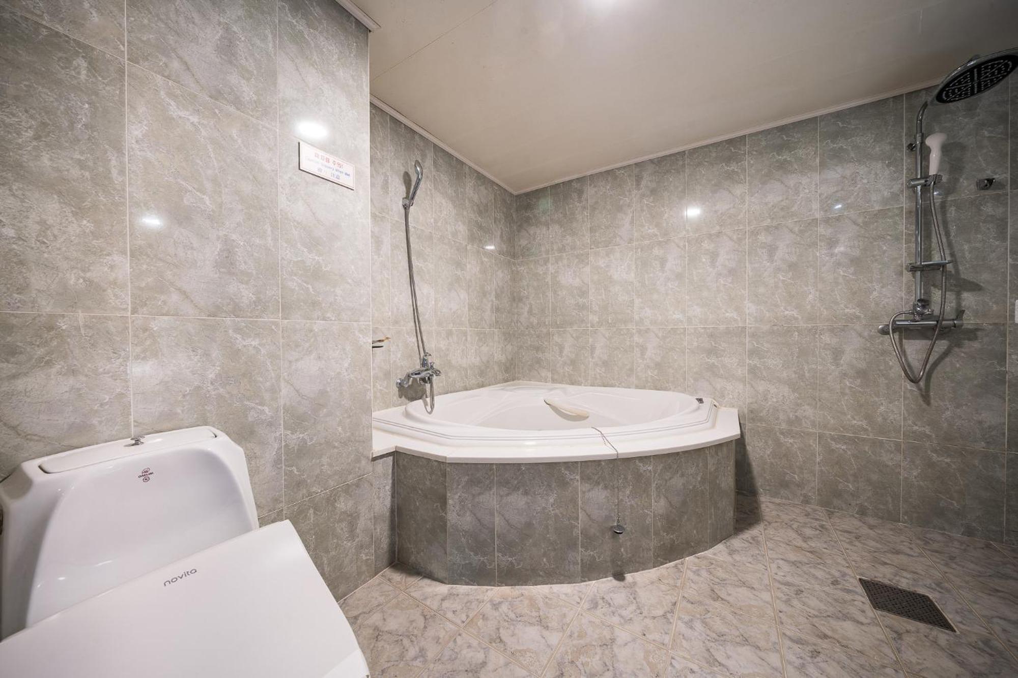 Symphony Hotel Suwon Zewnętrze zdjęcie